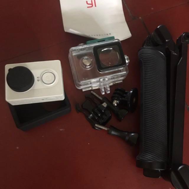 YI camera (Category: Security Systems & CCTV Cameras) located in Manila. Submitted by thelmaroque (Listing ID 121666118, Image 1). Description: Authentic Yi Camera w/ underwater casing, tripad and camera casing..