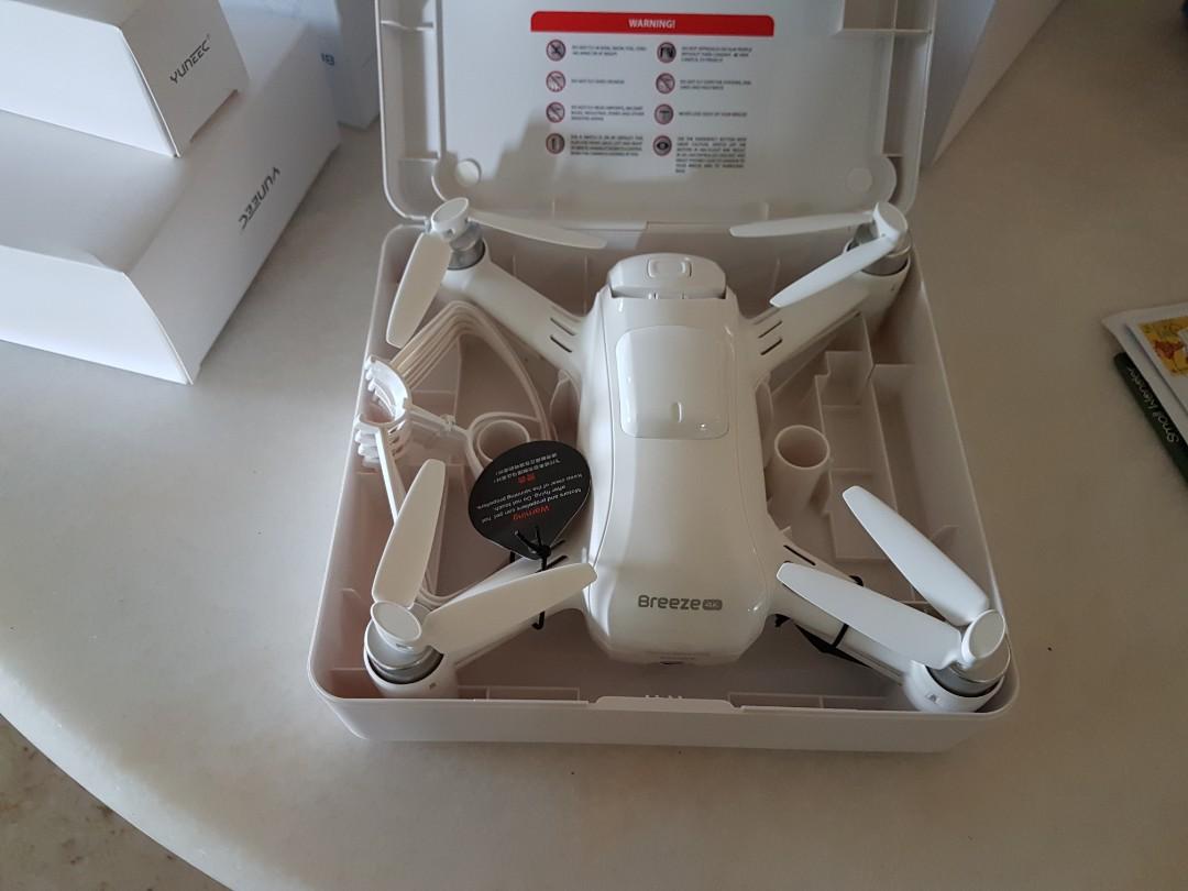 Yuneec 4K Breeze Flying Camera Drone emmkan