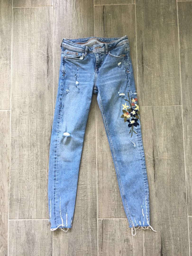 zara jeans with flowers