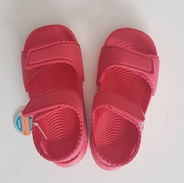 Adidas top akwah 25