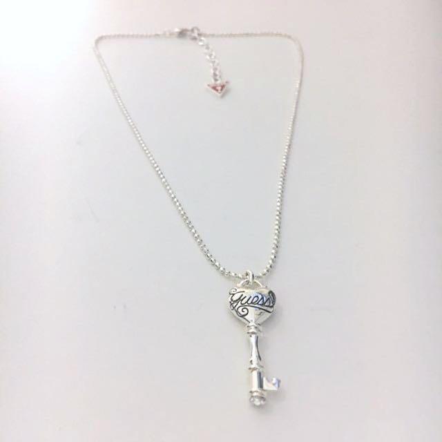 Guess necklace store heart and key