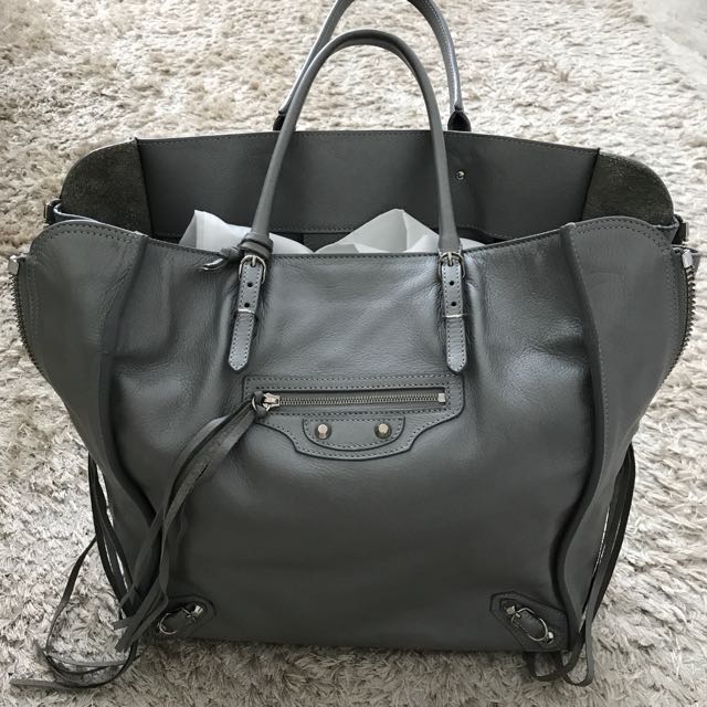 Balenciaga Papier A5 Leather Tote Bag (SHG-31091) – LuxeDH