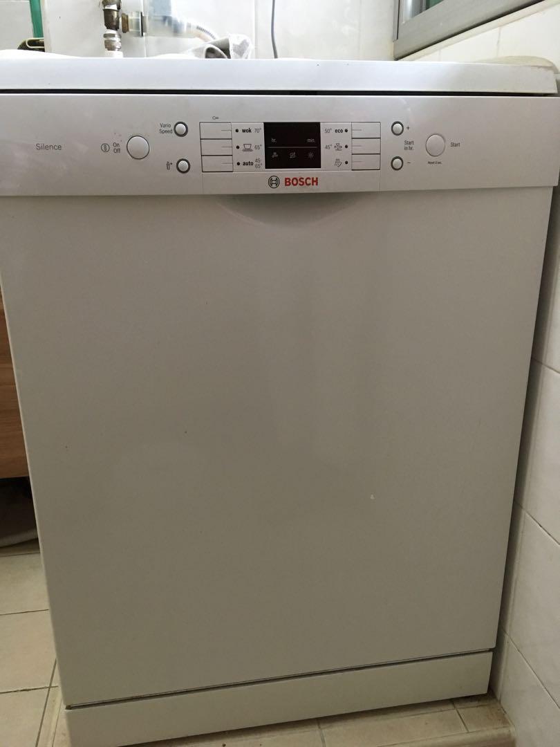 Bosch dishwasher sms63l02ea with warranty until June 2020
