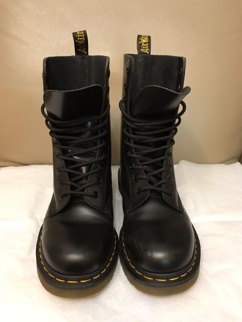 1490 smooth dr martens
