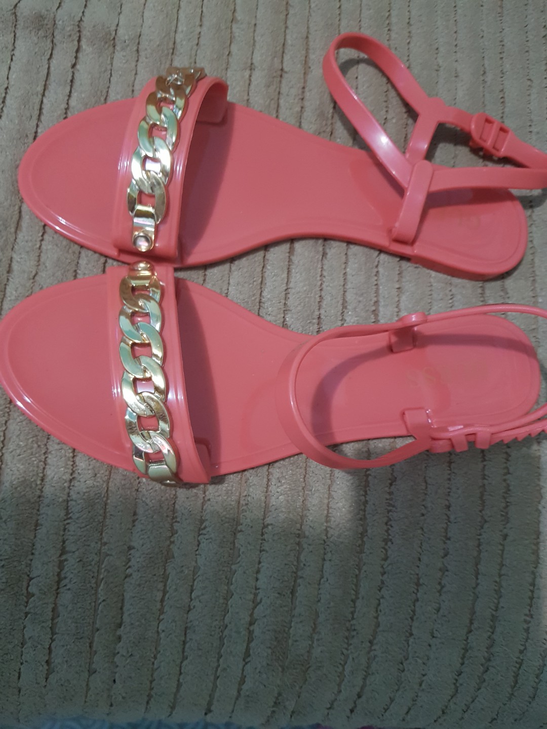 guess jelly sandals