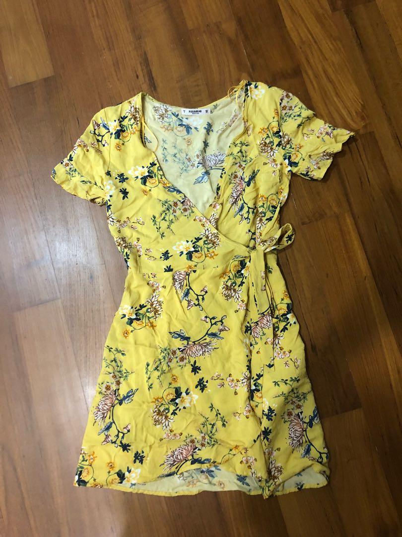 Pull bear yellow floral wrap dress Women s Fashion Tops