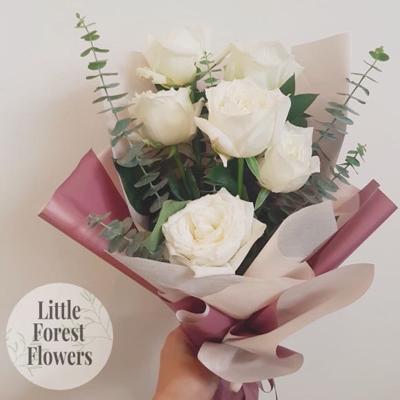 Roses and eucalyptus bouquet clearance