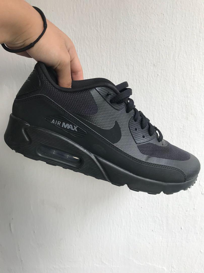 air max 90 black on feet