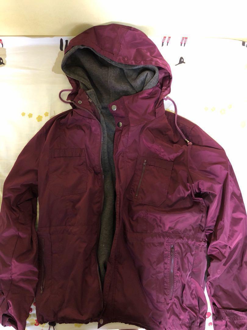 Winter Jacket (Category: Other Merchandise) located in Singapore. Submitted by cosmicgem_ffe370 (Listing ID 173960449, Image 1). Description: Maroon Winter Jacket by ColdWear for Men Detachable Jacket with 2 Layers (Grey and Maroon) Only used once Size S Condition: 9.5/10.