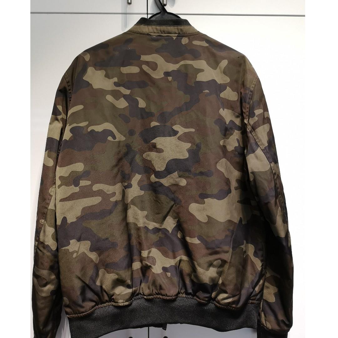 Giacca camouflage new arrivals uomo zara