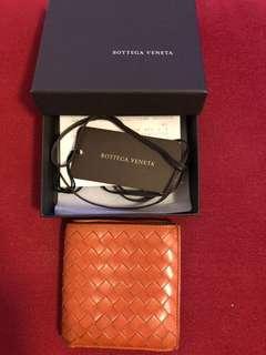 Bottega Veneta (BV)女裝橙色銀包 (有盒), 背後有少許花