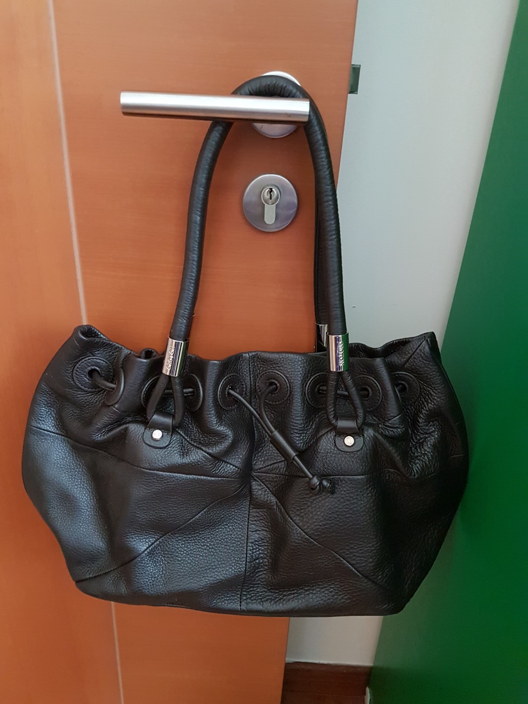 oroton leather bag