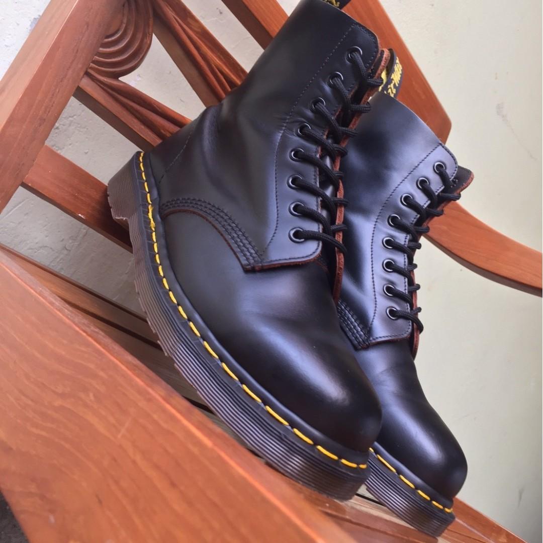 Dr Martens 1460 Vintage Black Quilon Leather Fesyen Pria Sepatu Sepatu Boot Di Carousell