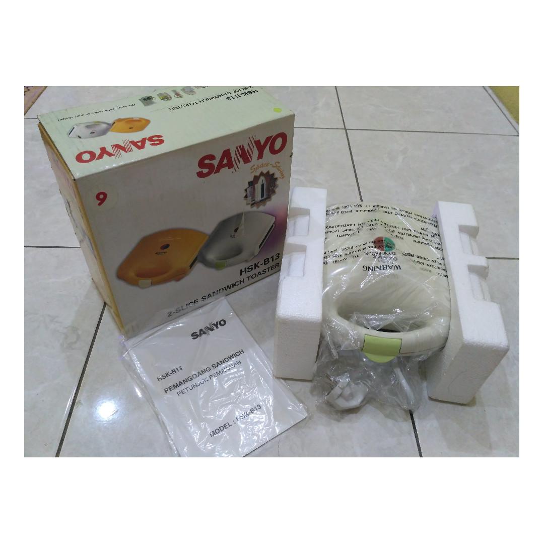 Jual Pemanggang Listrik Roti Sandwich Toaster Sanyo Belum Pernah Pakai Murah Banget Elektronik Lainnya Di Carousell
