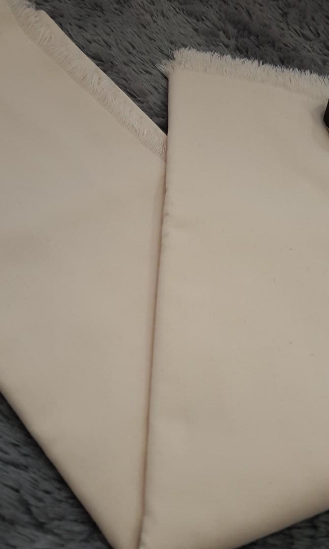 Kerudung Segi Empat Krem Fesyen Wanita Aksesoris On Carousell