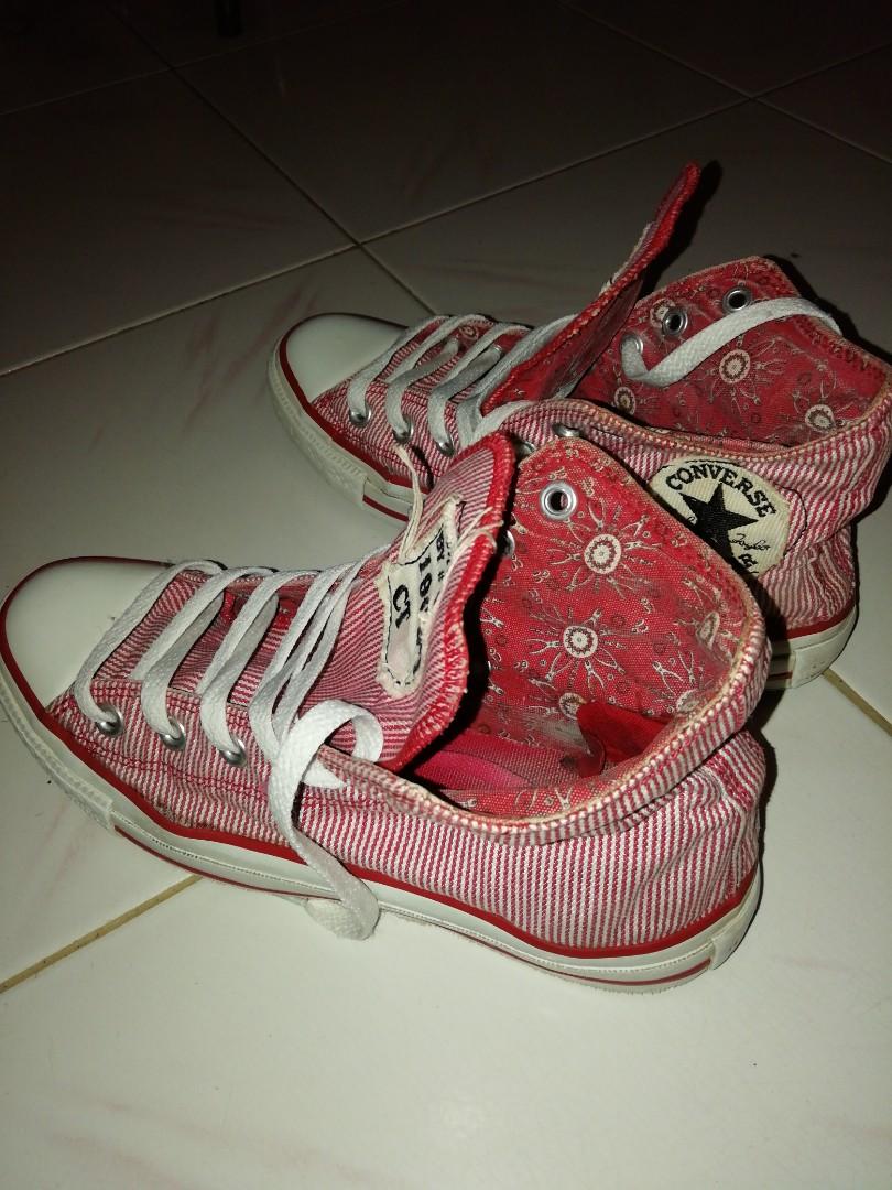 Sepatu Converse All Star High Garis Merah Putih Kirimgratis Fesyen Wanita Sepatu Di Carousell