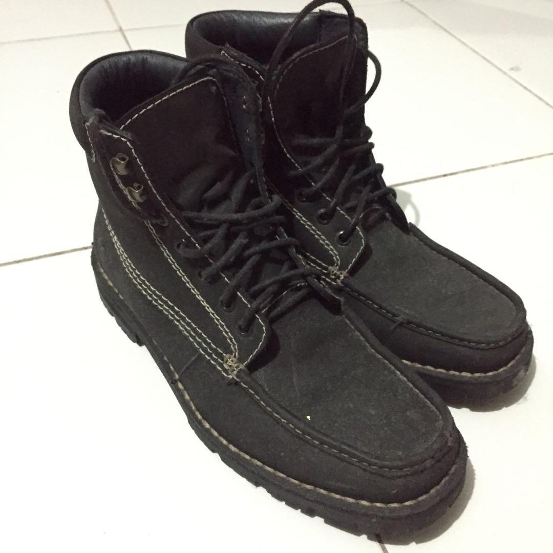 Swatch Seasider Black Boots, Men's Fashion, Footwear, Boots on Carousell