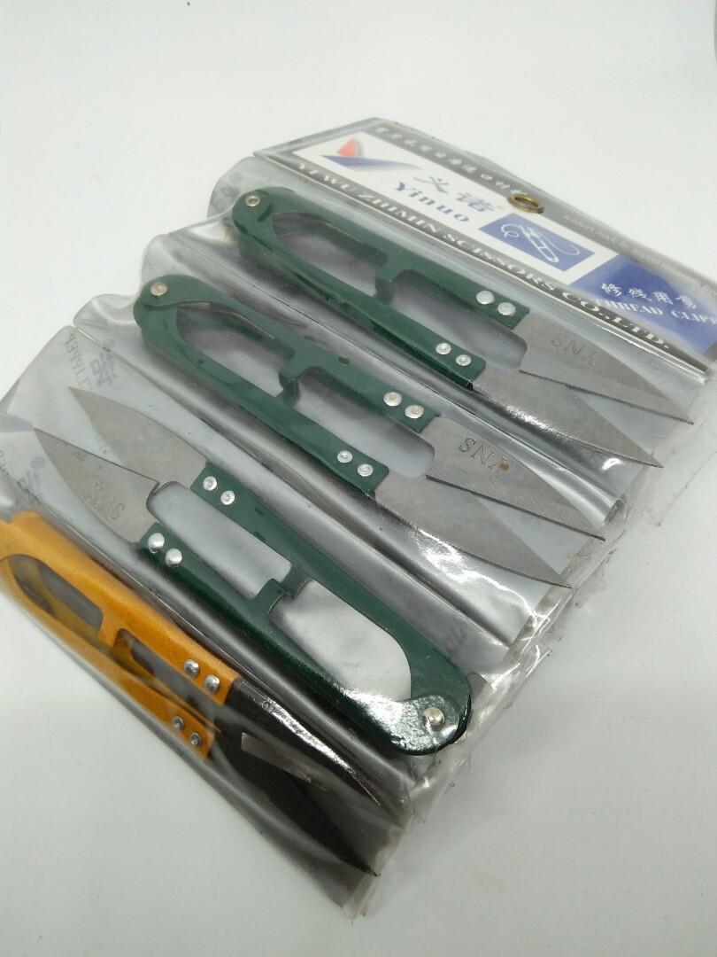 Thread scissors (Category: Craft Supplies & Tools) located in Taiping. Submitted by hycollection (Listing ID 193627614, Image 1). Description: Made by import material from japan 12pc.