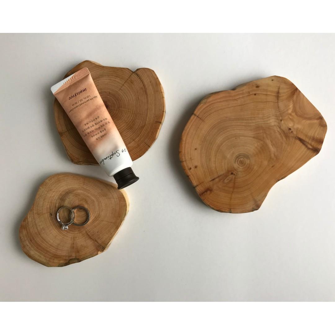 Uniquely Shaped Natural Wooden Log Slices Slabs For Decorations Or Diy Craft For Any Events Celebrations Design Craft Craft Supplies Tools On Carousell