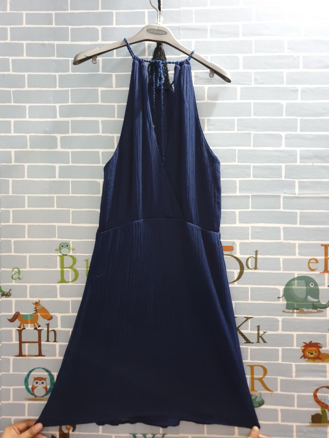 Zara Blue Crushed Dress (Category: Blouses) located in Manila. Submitted by michiepixie (Listing ID 193492320, Image 2). Description: Zara blue crushed dress Halter front, V-back GUC 🚦POLICIES: ✔'Make Offer' to place order ✔24-hour reservation only ✔Price negotiable if you buy in bundle however please no low ball offers 😉 ✔Shipping fee will be shouldered by buyer 💸BDO/BPI/SBA 📦MM: Express Guy/ Xend/ Grab 📦Provincial: LBC/JRS 📌Items are prel