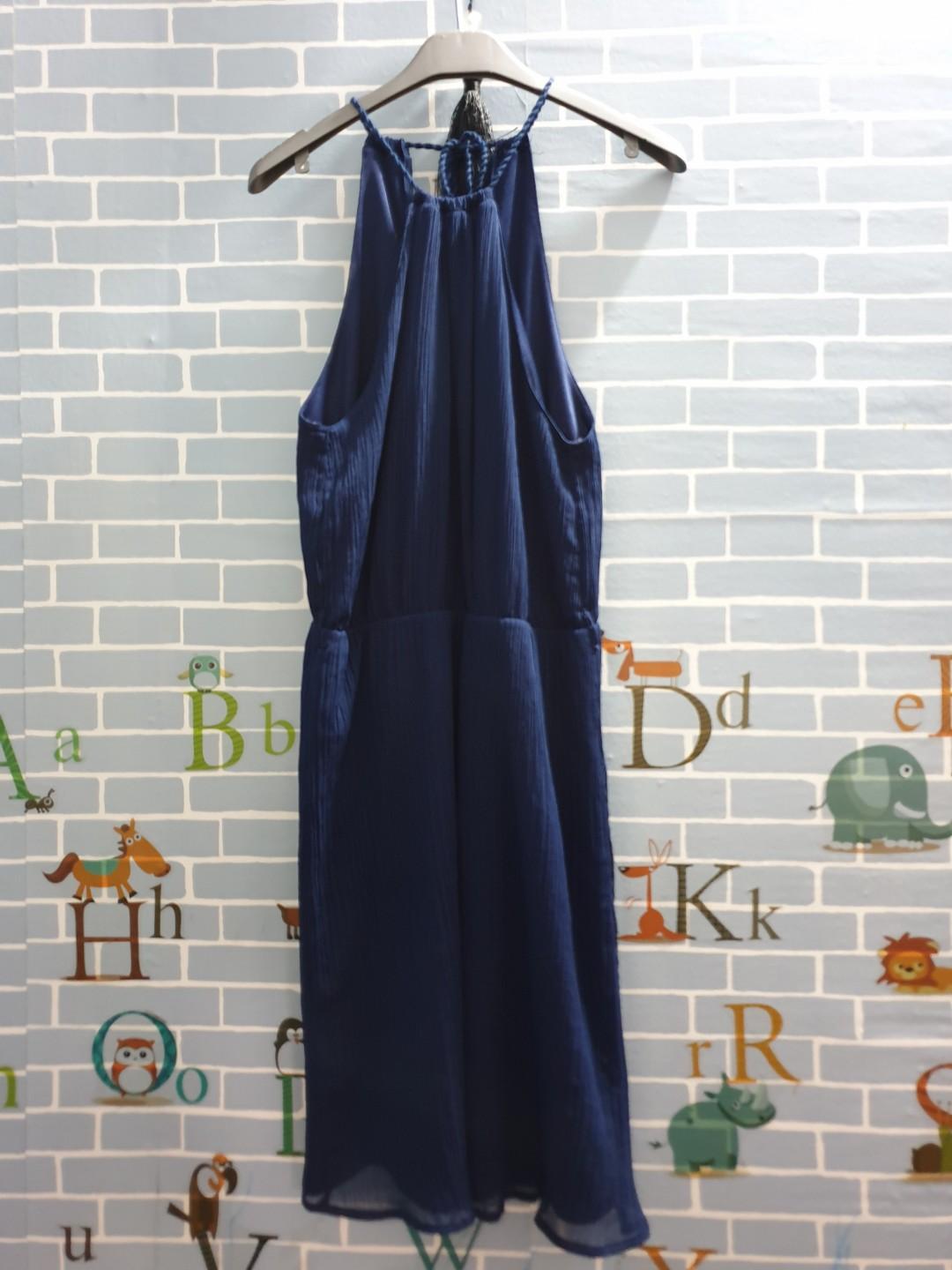 Zara Blue Crushed Dress (Category: Blouses) located in Manila. Submitted by michiepixie (Listing ID 193492320, Image 1). Description: Zara blue crushed dress Halter front, V-back GUC 🚦POLICIES: ✔'Make Offer' to place order ✔24-hour reservation only ✔Price negotiable if you buy in bundle however please no low ball offers 😉 ✔Shipping fee will be shouldered by buyer 💸BDO/BPI/SBA 📦MM: Express Guy/ Xend/ Grab 📦Provincial: LBC/JRS 📌Items are prel