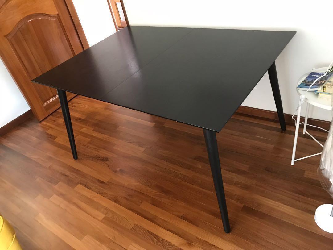Boconcept milano store extendable dining table
