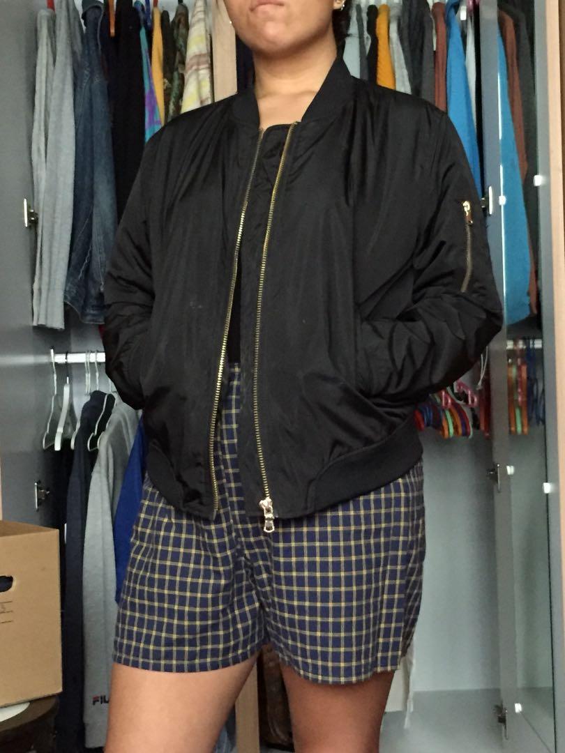 Jackets (Category: Coats, Jackets and Outerwear) located in Singapore. Submitted by oh_ho_ho (Listing ID 193710481, Image 4). Description: Wardrobe clearance!!! Bomber jacket Utilitarian jacket Both have similar silhouette:D 1 for $15 2 for $22 So on and so forth I have a couple other listings, buy more can nego!!! Meet ups at Yishun Or any other location ✨at my convenience✨ .