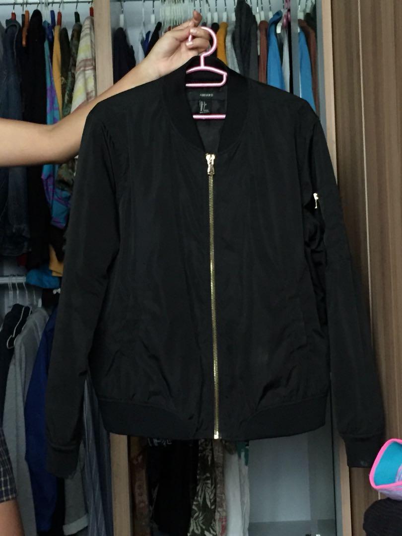 Jackets (Category: Coats, Jackets and Outerwear) located in Singapore. Submitted by oh_ho_ho (Listing ID 193710481, Image 3). Description: Wardrobe clearance!!! Bomber jacket Utilitarian jacket Both have similar silhouette:D 1 for $15 2 for $22 So on and so forth I have a couple other listings, buy more can nego!!! Meet ups at Yishun Or any other location ✨at my convenience✨ .