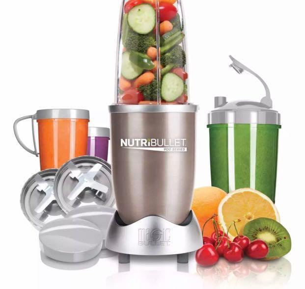 Featuring 900 watts of power, the NutriBullet 900's extractor