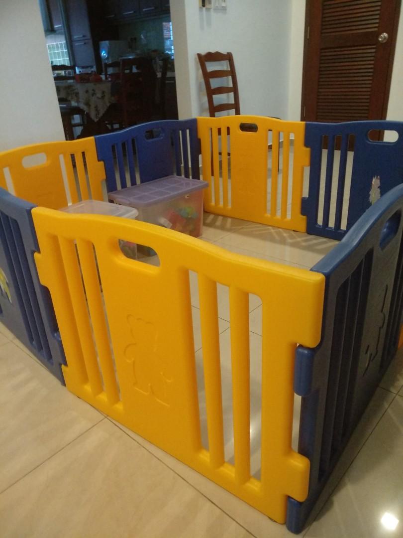 Play Yard (Category: Cots & Cribs) located in Selayang. Submitted by seirra21 (Listing ID 193736634, Image 1). Description: Good Condition Playard.. Seldom use.