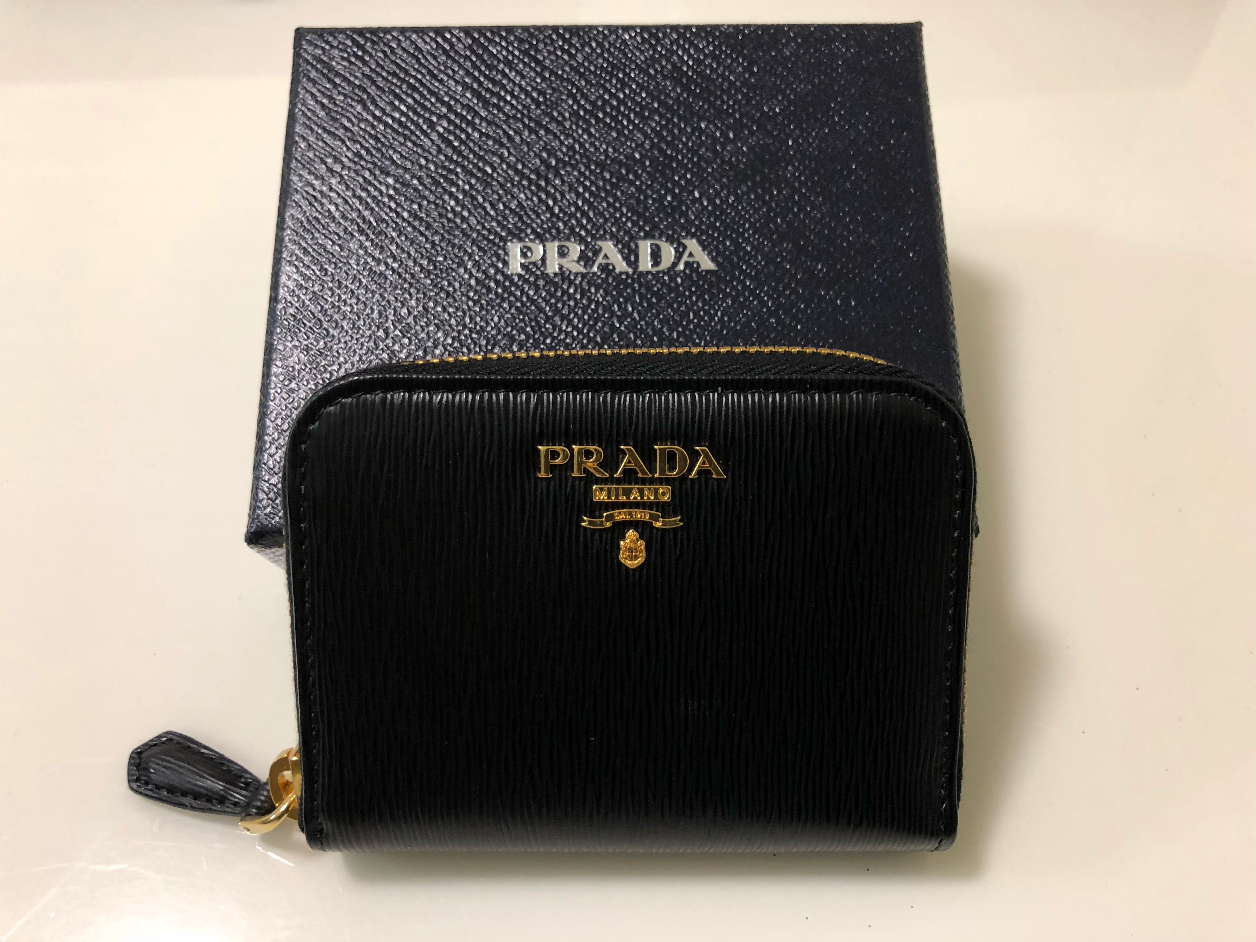 Prada coin card holder Clearance