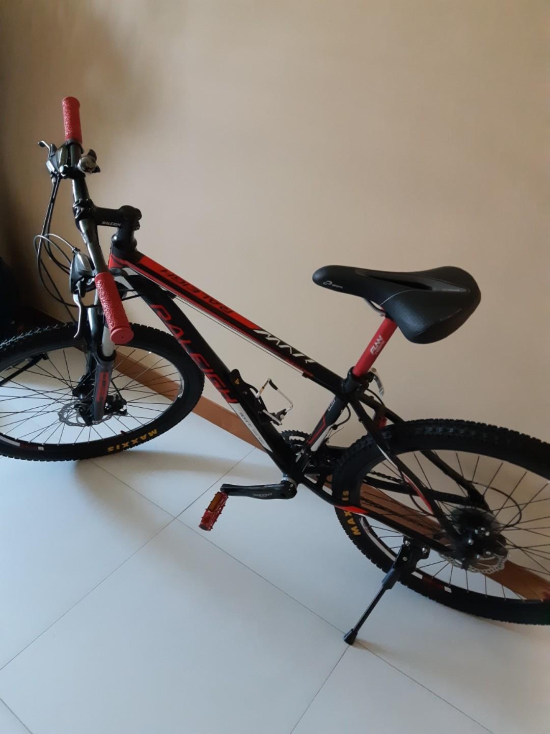 Raleigh m200 mountain bike price store