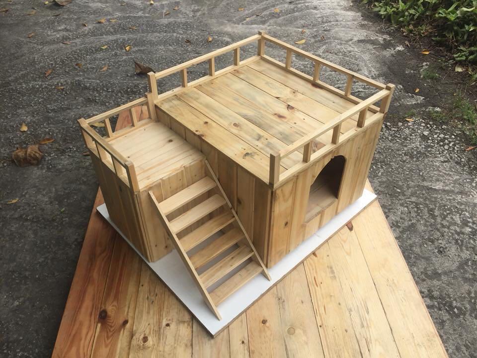 Rumah Kucing Kayu (pine), Pet Supplies, Pet Accessories on Carousell