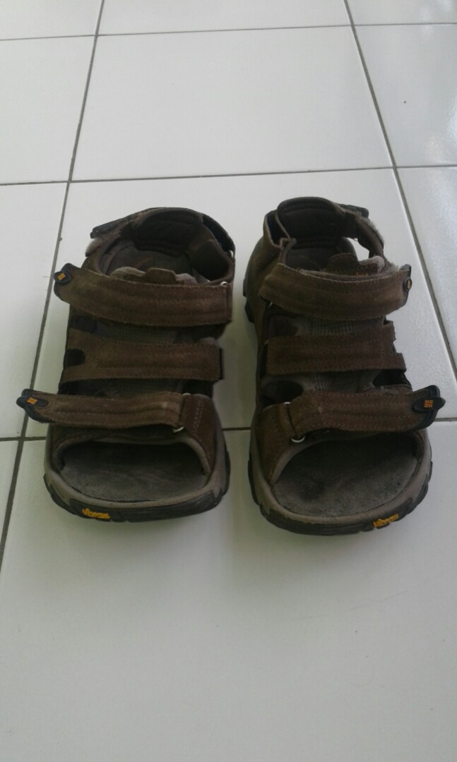 sandal gunung columbia