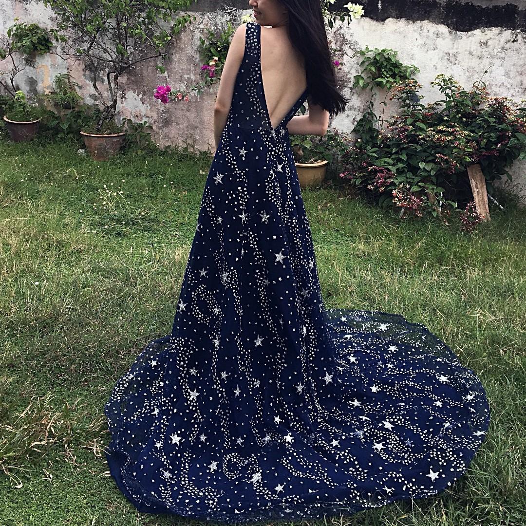 angelababy blue dress 👭Angelababy Galaxy Ball Gown (RENTAL), Women's Fashion, Dresses & Sets, Traditional & Ethnic wear on Carousell Look of the Day jen4/3 Color:Multi-Colored