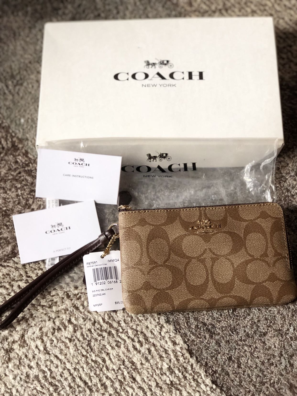 coach wallet tag