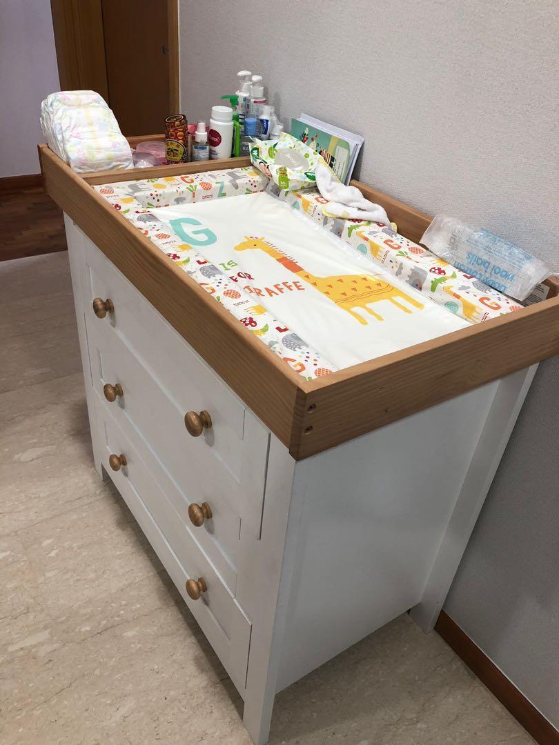 baby changing diaper table
