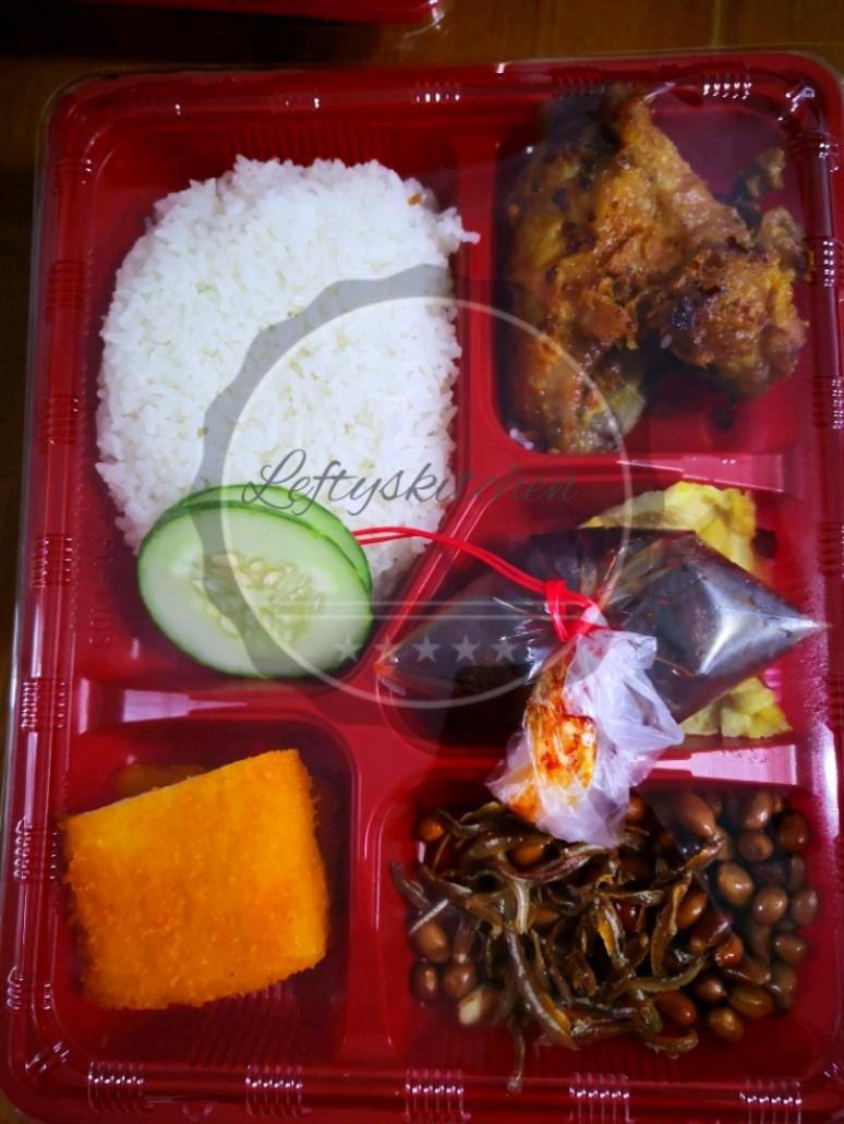 Basic Premium Nasi Lemak Bento Set Halal Food And Drinks Local Eats On Carousell 