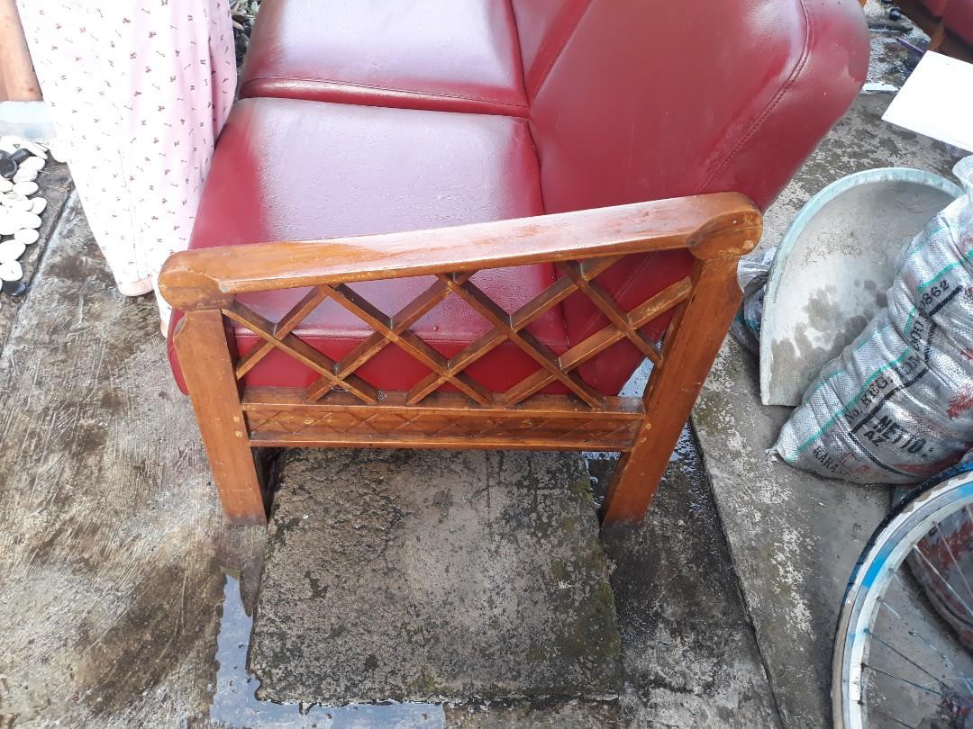 Jual kursi bekas, Perabotan Rumah di Carousell