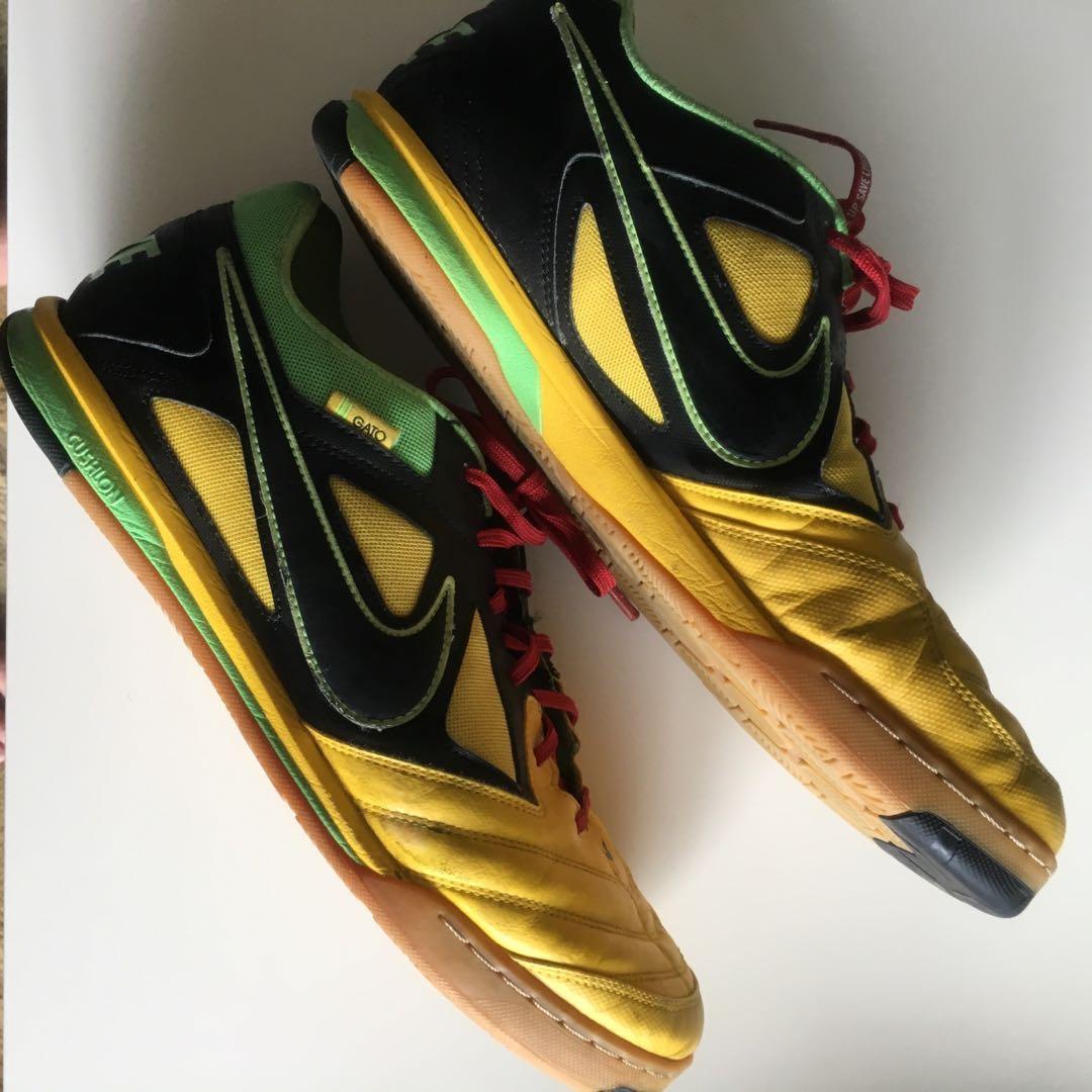 Nike Gato II Futsal Shoes with Nike RED Limited Edition Laces