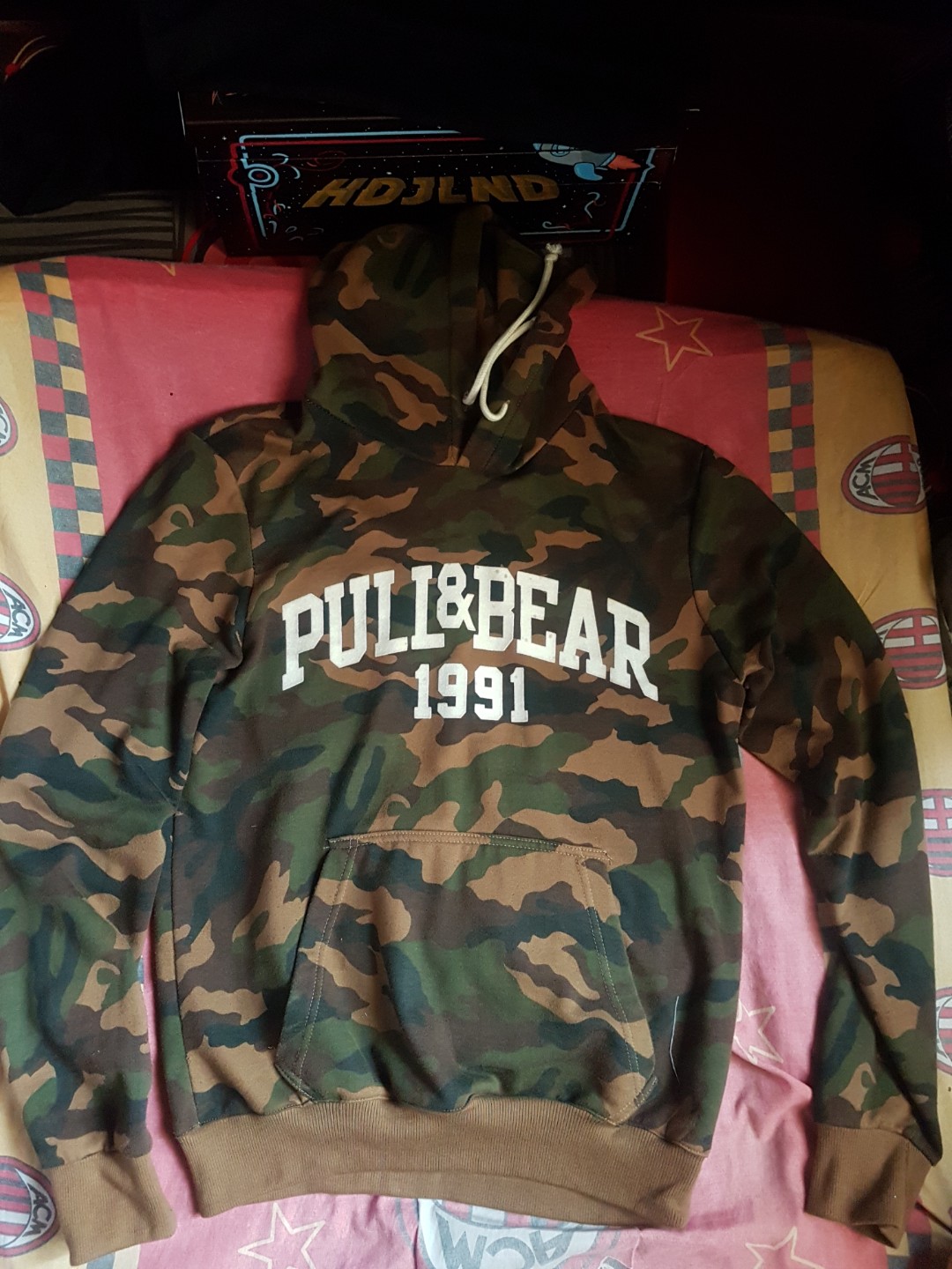 pull and bear army hoodie