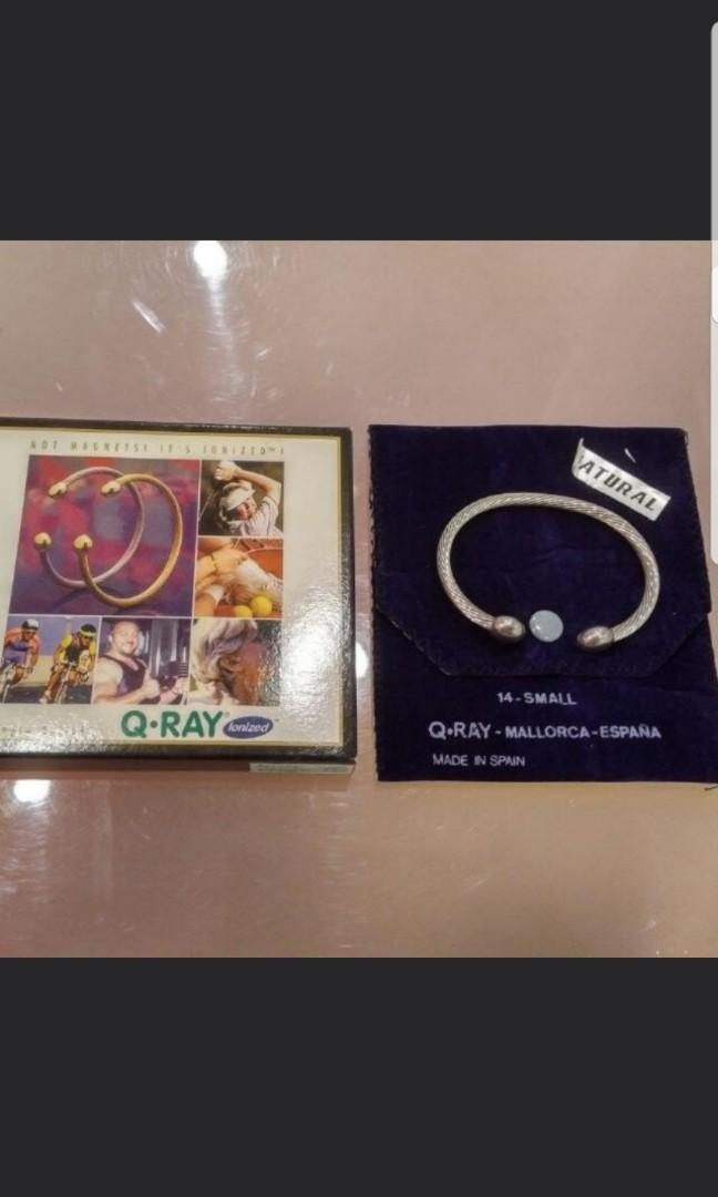 Q best sale ray bracelet
