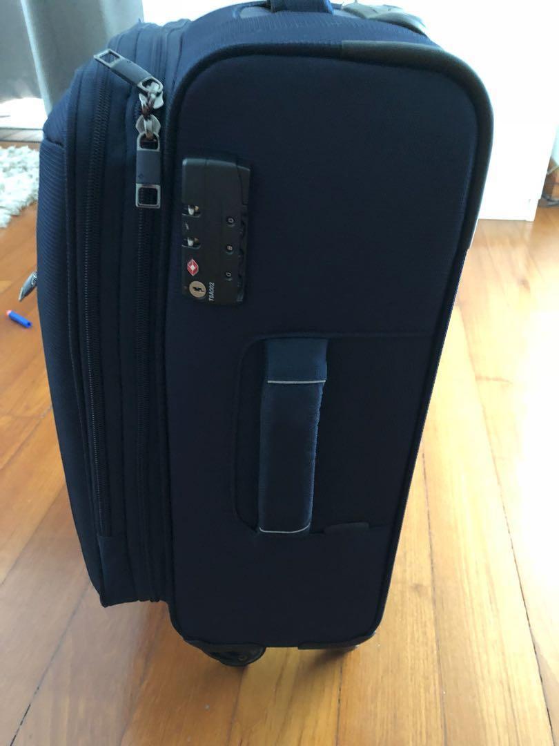 samsonite cabin luggage size