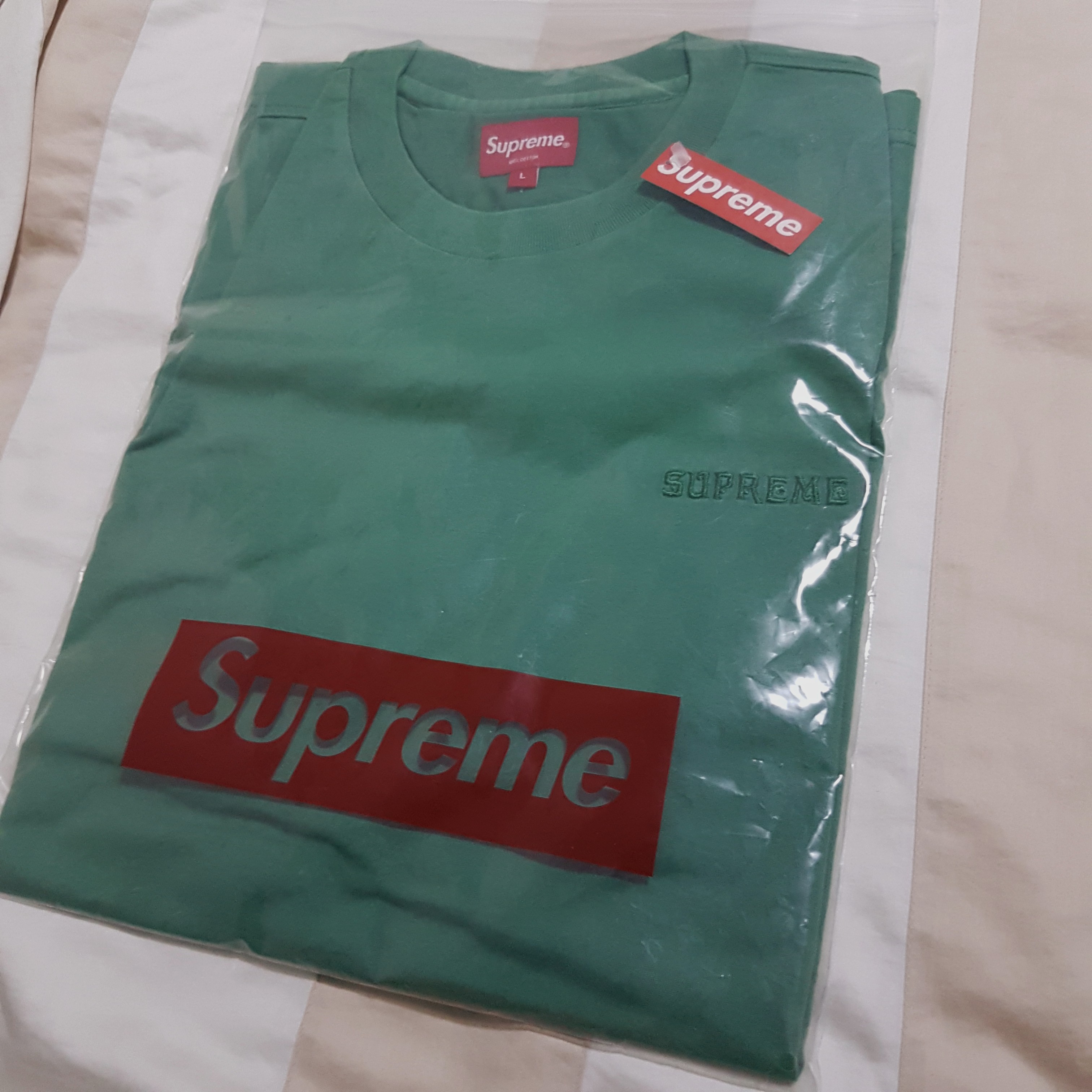 supreme tee green