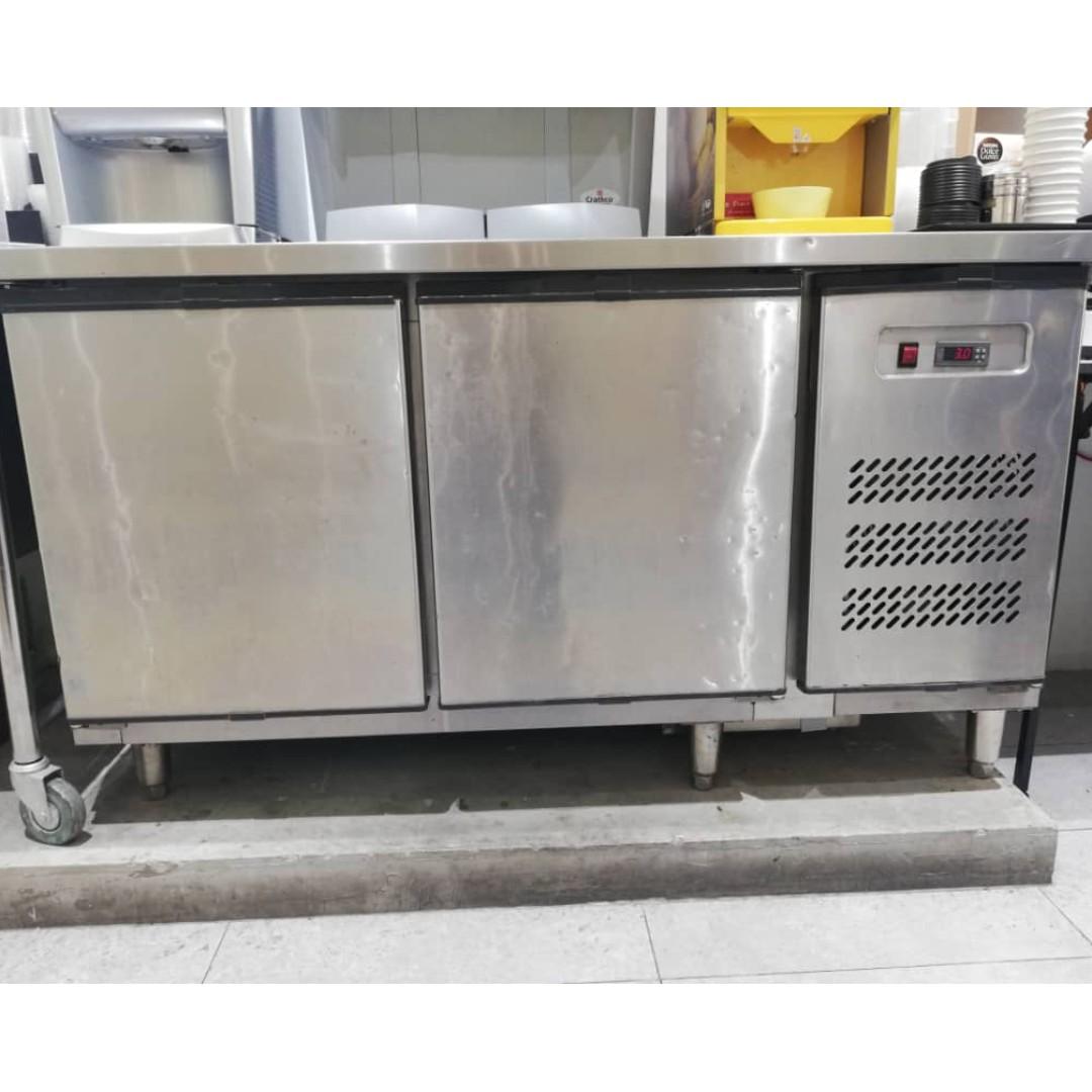 2 door (4 feet) Stainless Steel Table Top Chiller, TV & Home Appliances