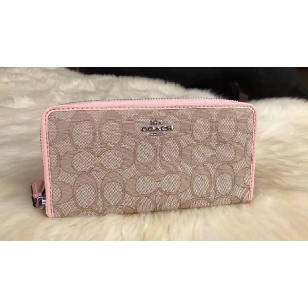 Light pink coach wallet 2025