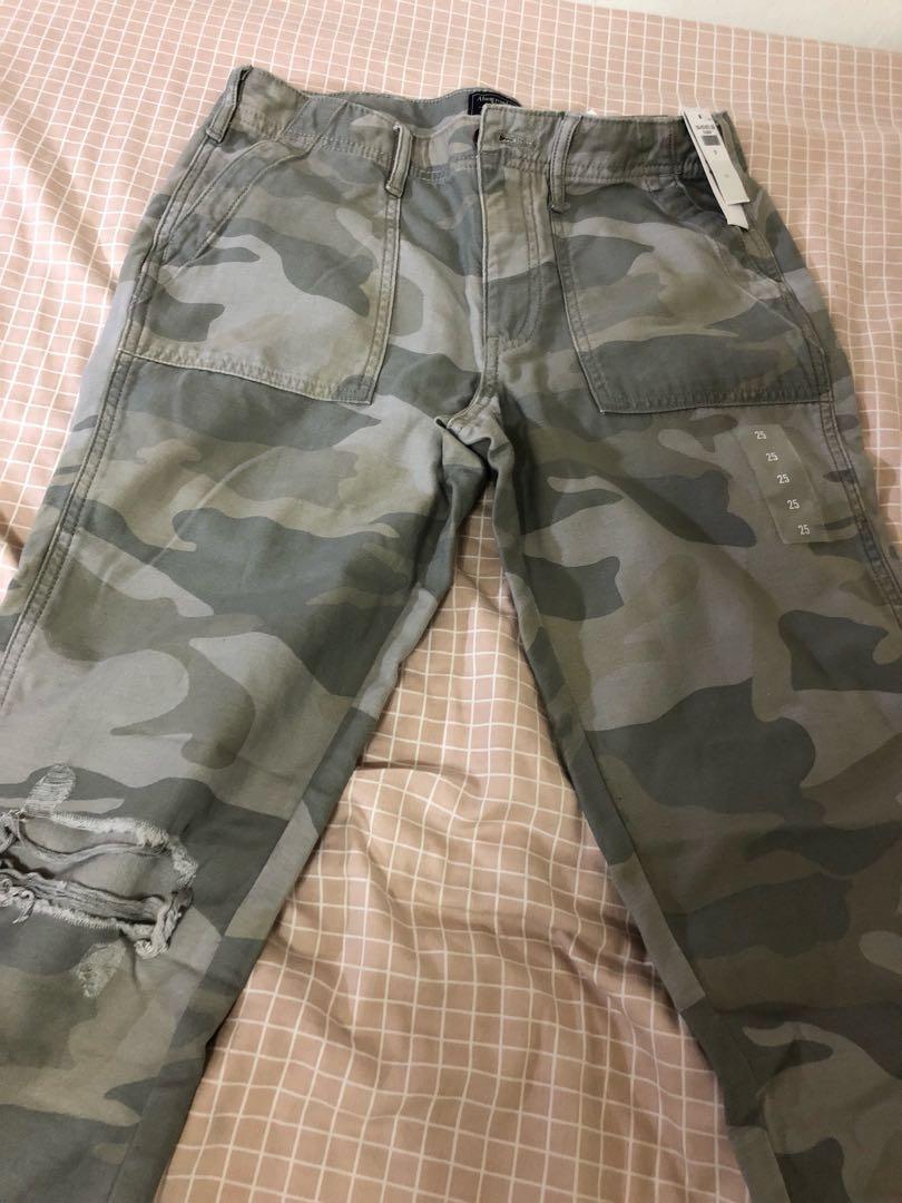 BNWT Auth Abercrombie army pants, Women 