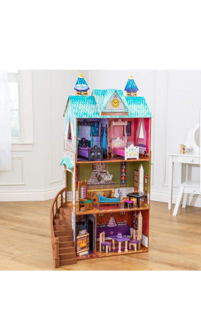 arendelle wooden castle
