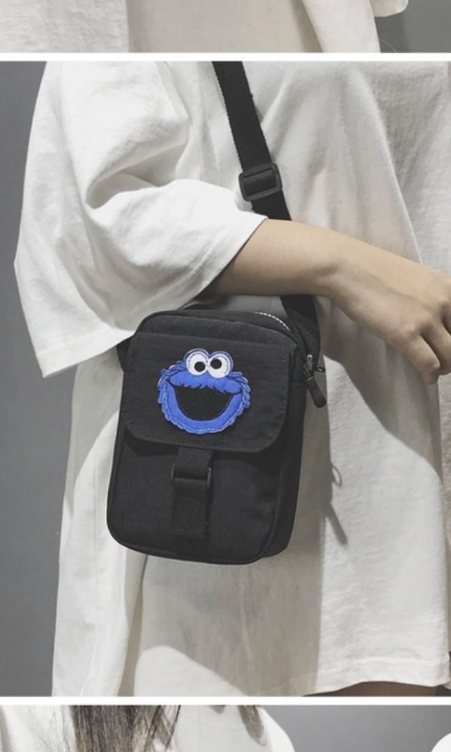 elmo sling bag