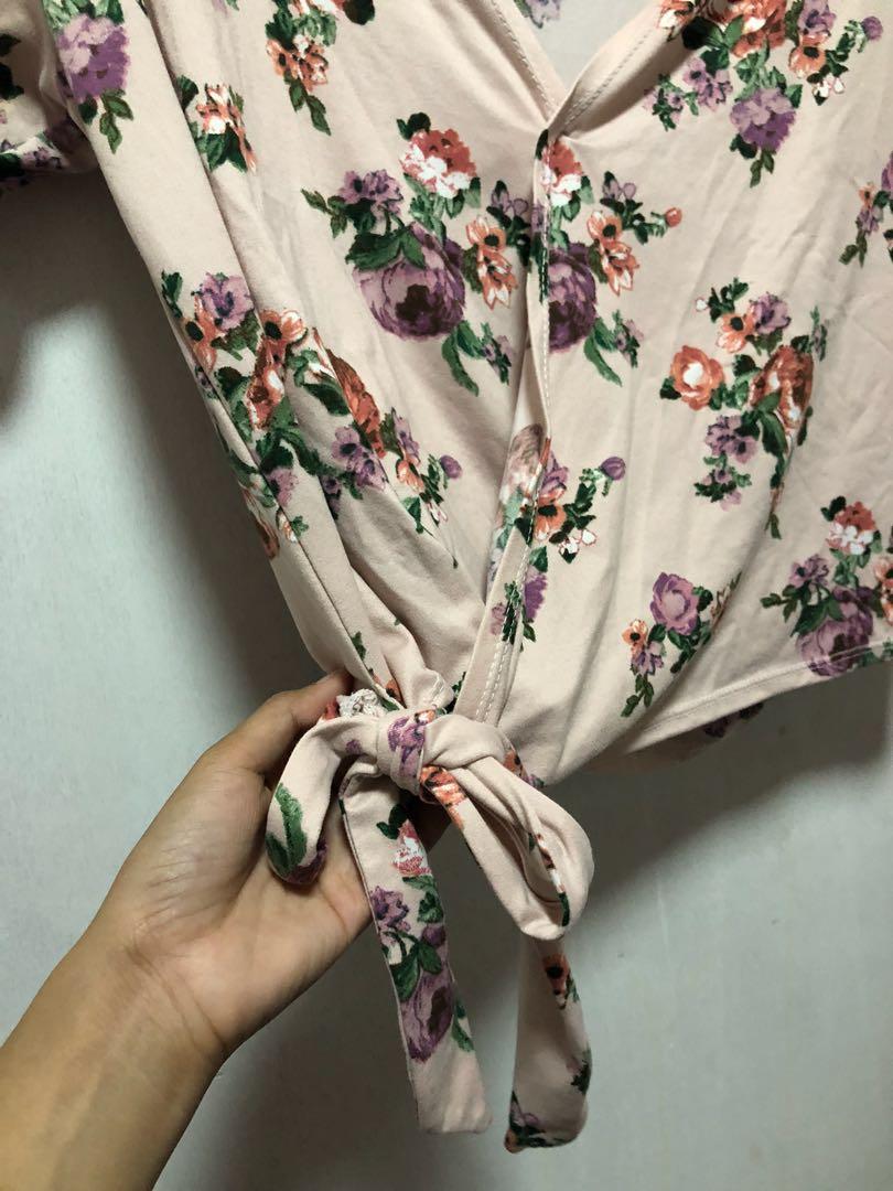 Floral Wrap-around Top (Category: Blouses) located in Quezon City. Submitted by anjdes (Listing ID 177898970, Image 2). Description: .